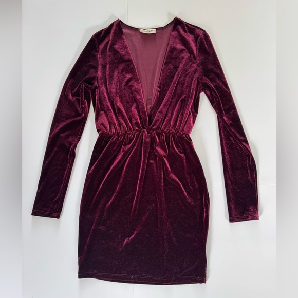 Blooms In The City Velvet Deep V Neck Burgundy Maroon Long Sleeve Dress Medium - Picture 2 of 9